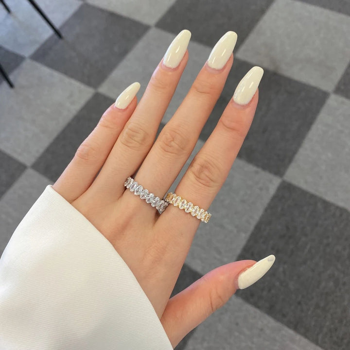 Oval Moissanite Ring
